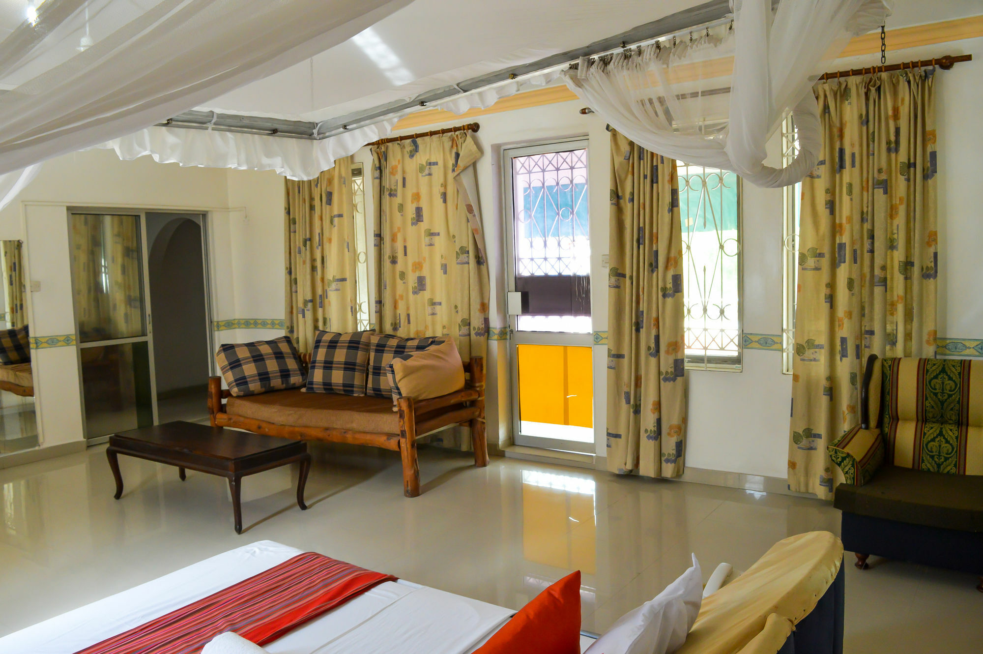 Sanana Conference Center And Holiday Resort Mombasa Exterior photo